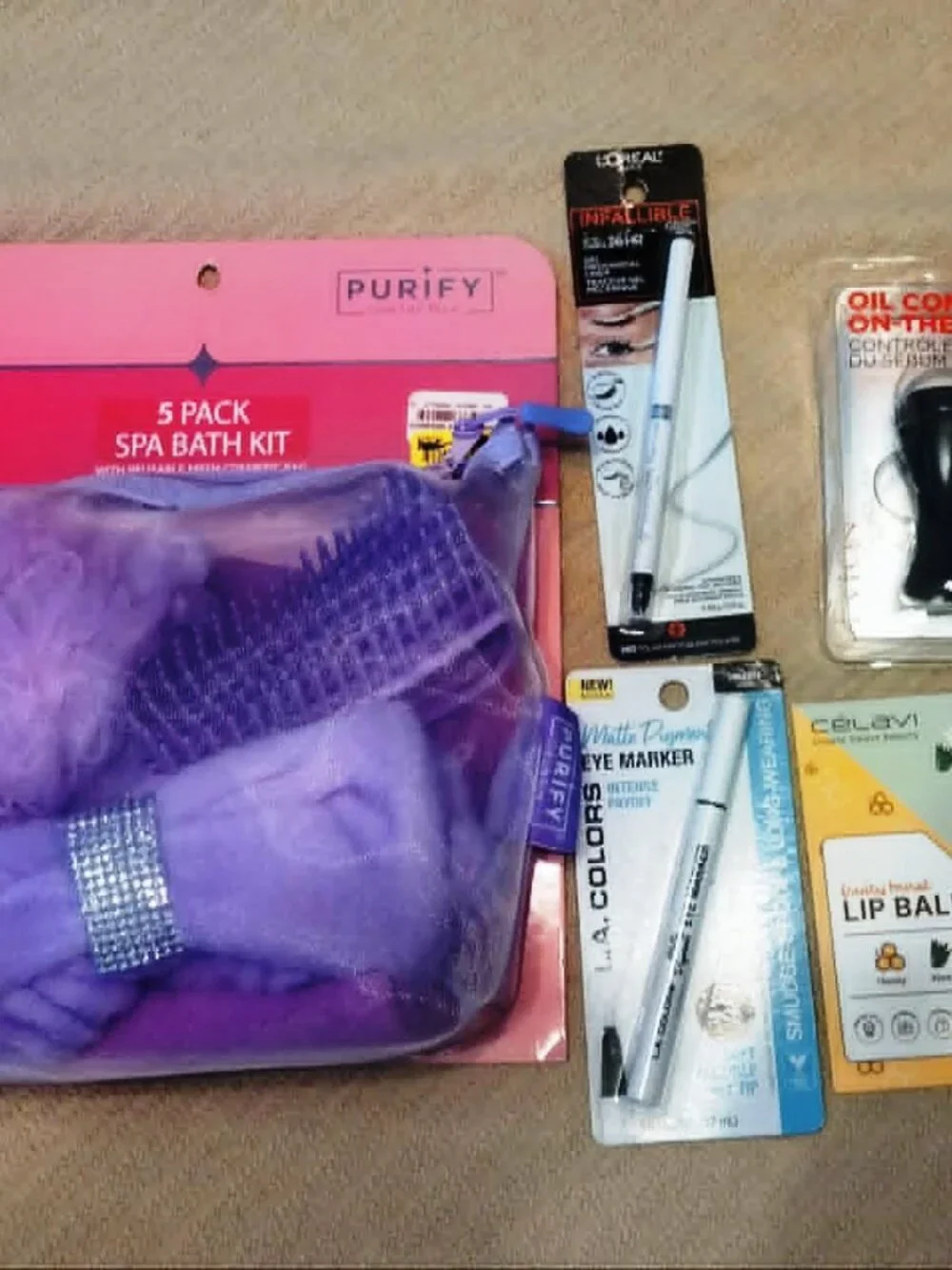Givvy Lot of 5 Beauty Items Plus Basket